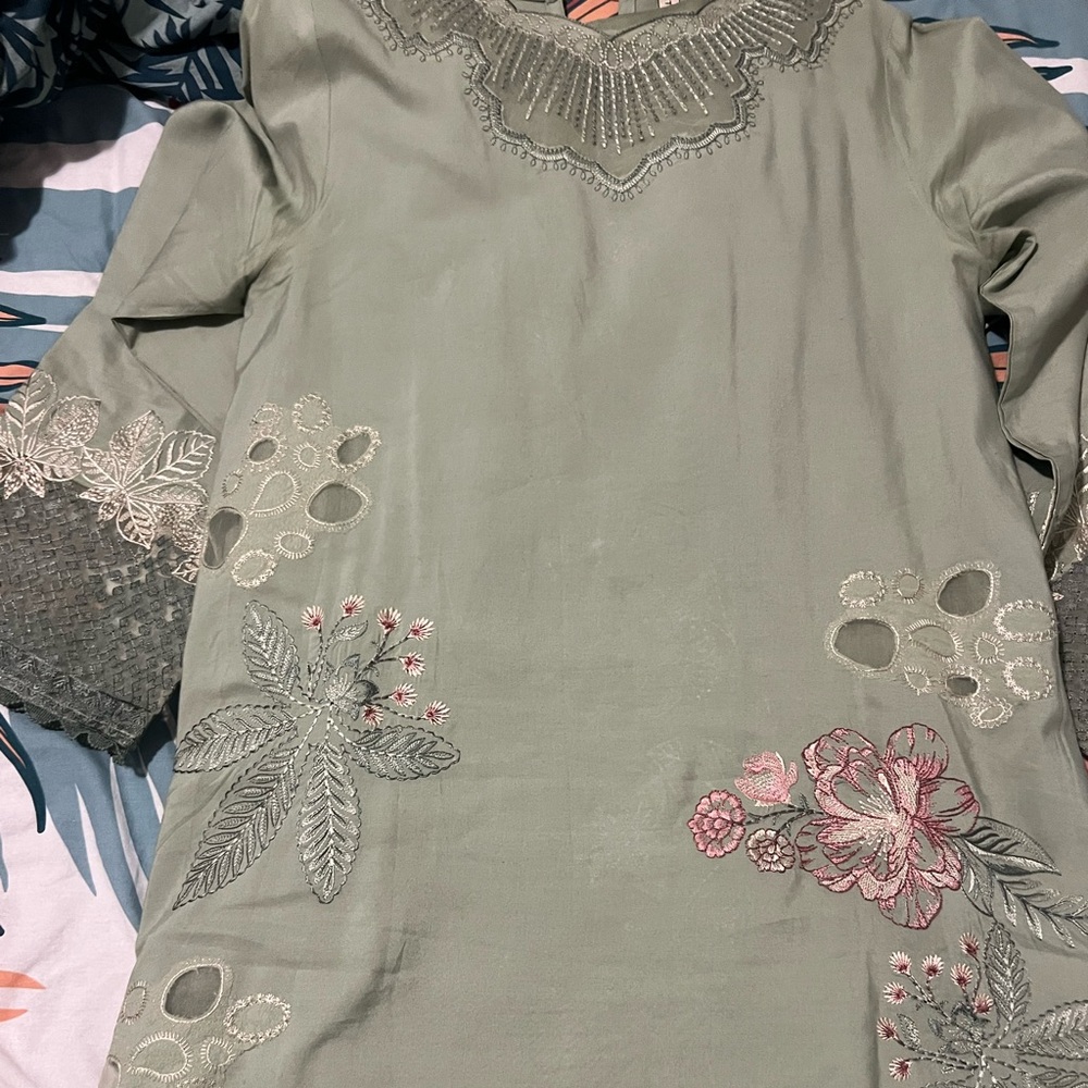 4 piece kurti, trouser, inner & dupatta Pakistani outfit